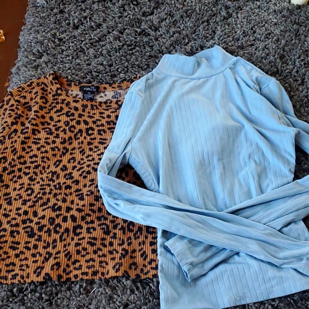 2 rue21 tops size XS!